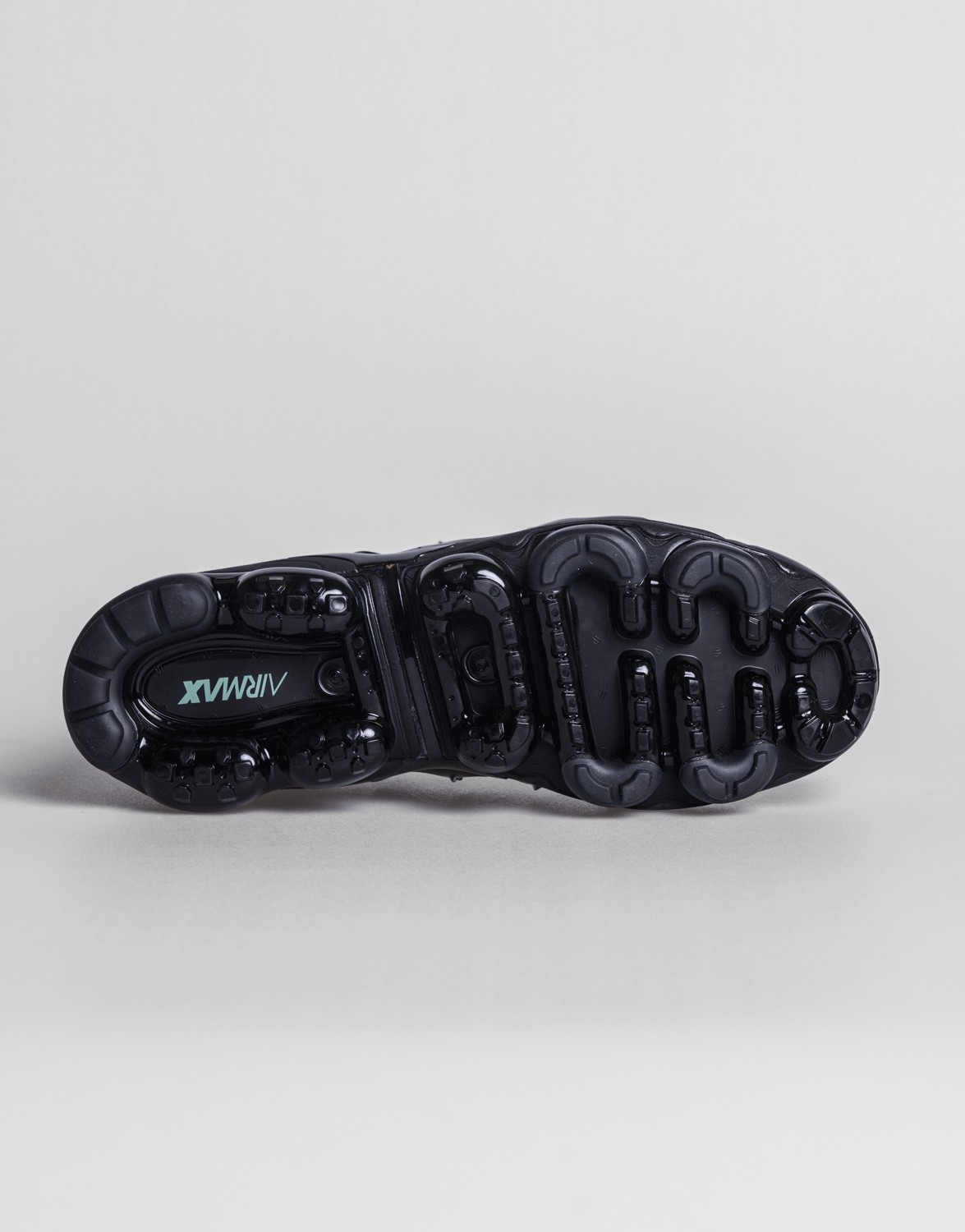 nike air vapormax plus black volt pistachio frost